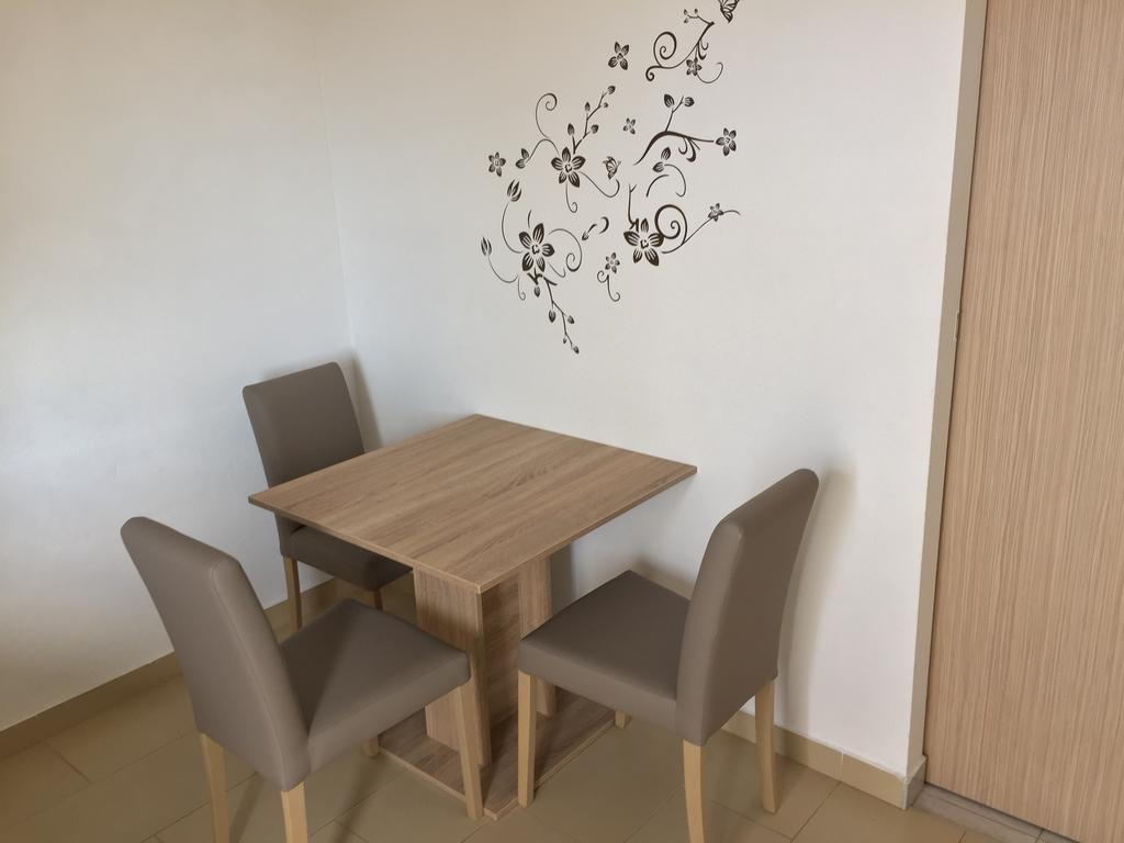Apartments Lolo Привлака Екстер'єр фото